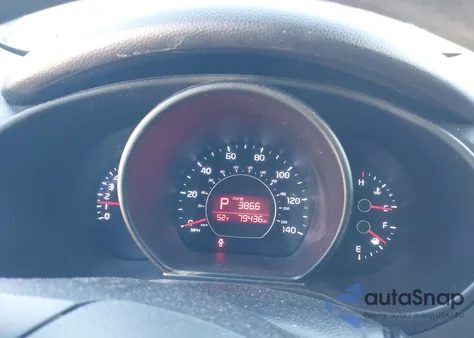 2016 Kia Soul из США, поврежденный, VIN KNDJN2A25G7847034